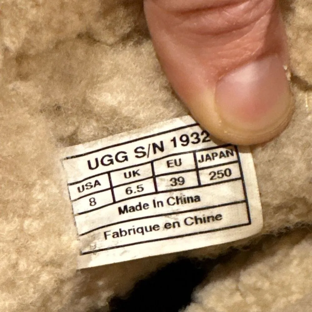 UGG Caspia 1932 Tan Leather Lace Up Ankle Sheepskin Warm Boots Womens Sz 8 - Image 4