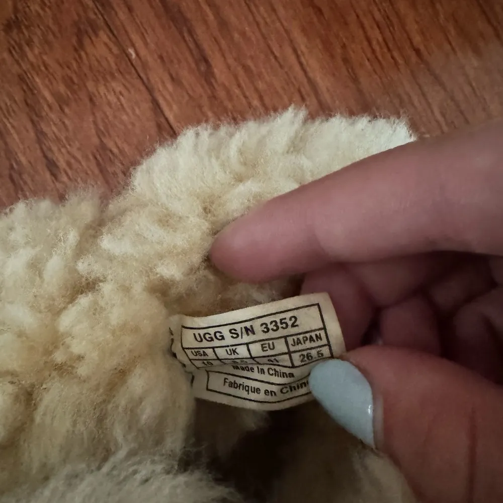 UGG Mini Bailey Button II - Image 6