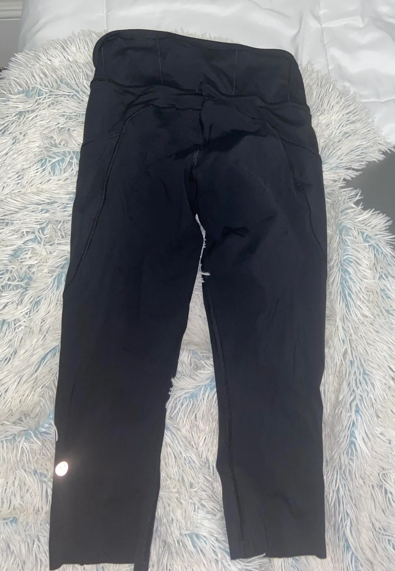 Black Capri Lulu Leggings - Image 2