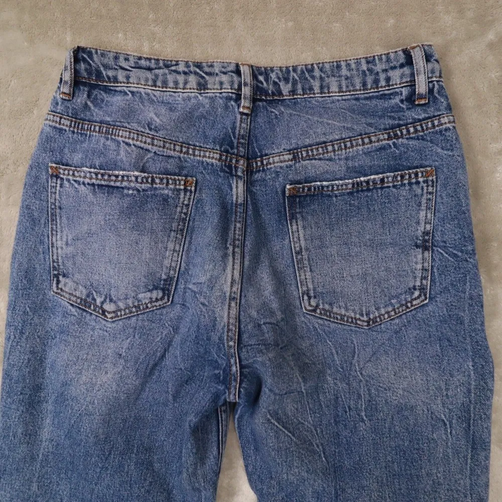 We The Free Women's High Rise Medium Wash Distressed Straight Leg Jeans size‎ 29 - Image 4