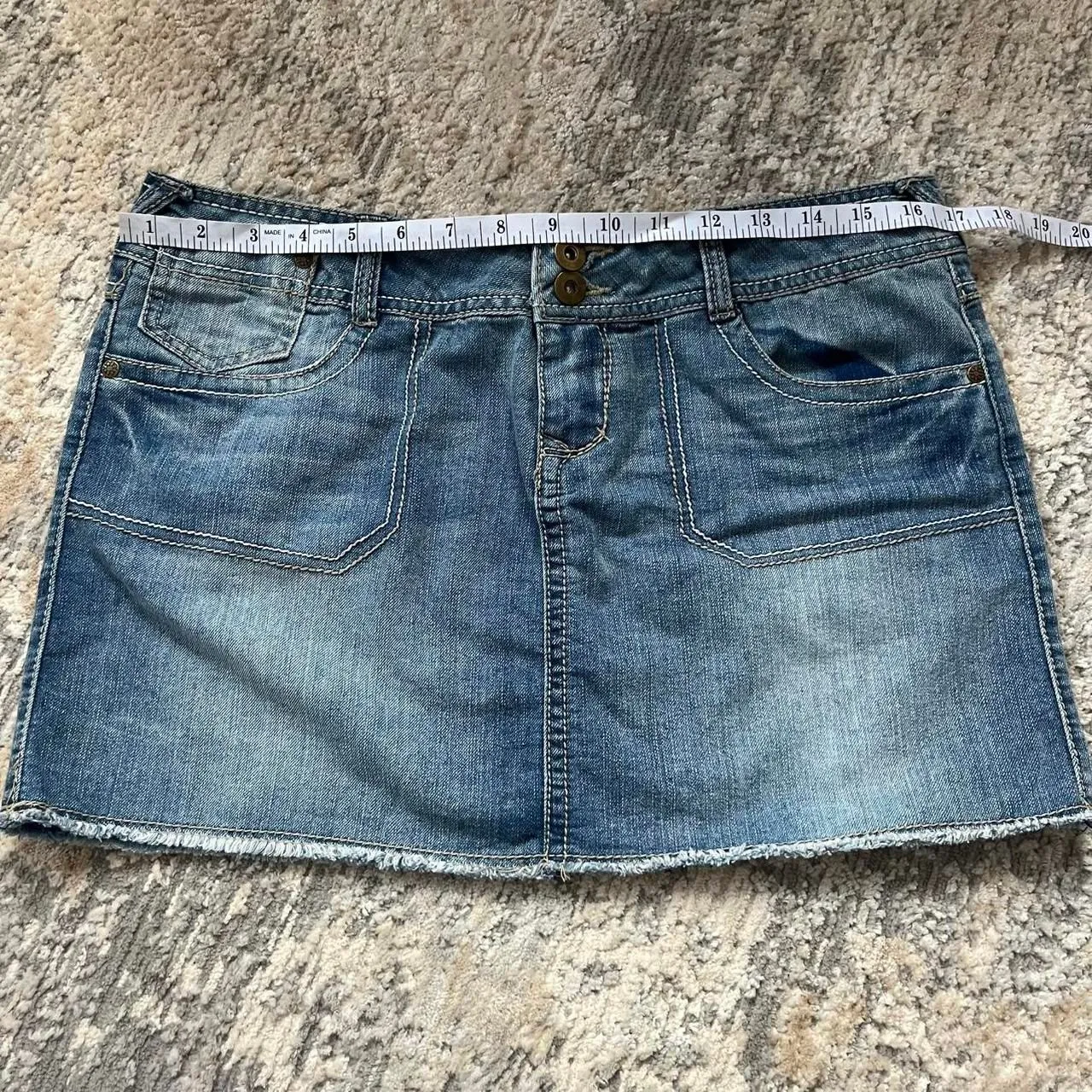Vintage Y2K indie boho So mini denim skirt with cute pockets and stitching - Image 6