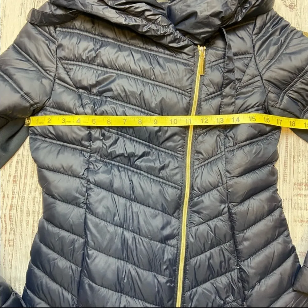 Laundry by Shelli Segal Asymmetrical Hooded
Packable Puffer Coat in Petr… - Image 9