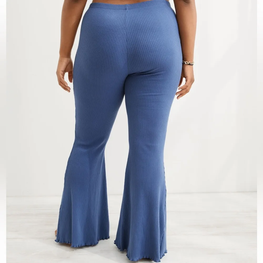 Aerie  Kick-It Ribbed High Waisted Super Flare Pant - Image 4