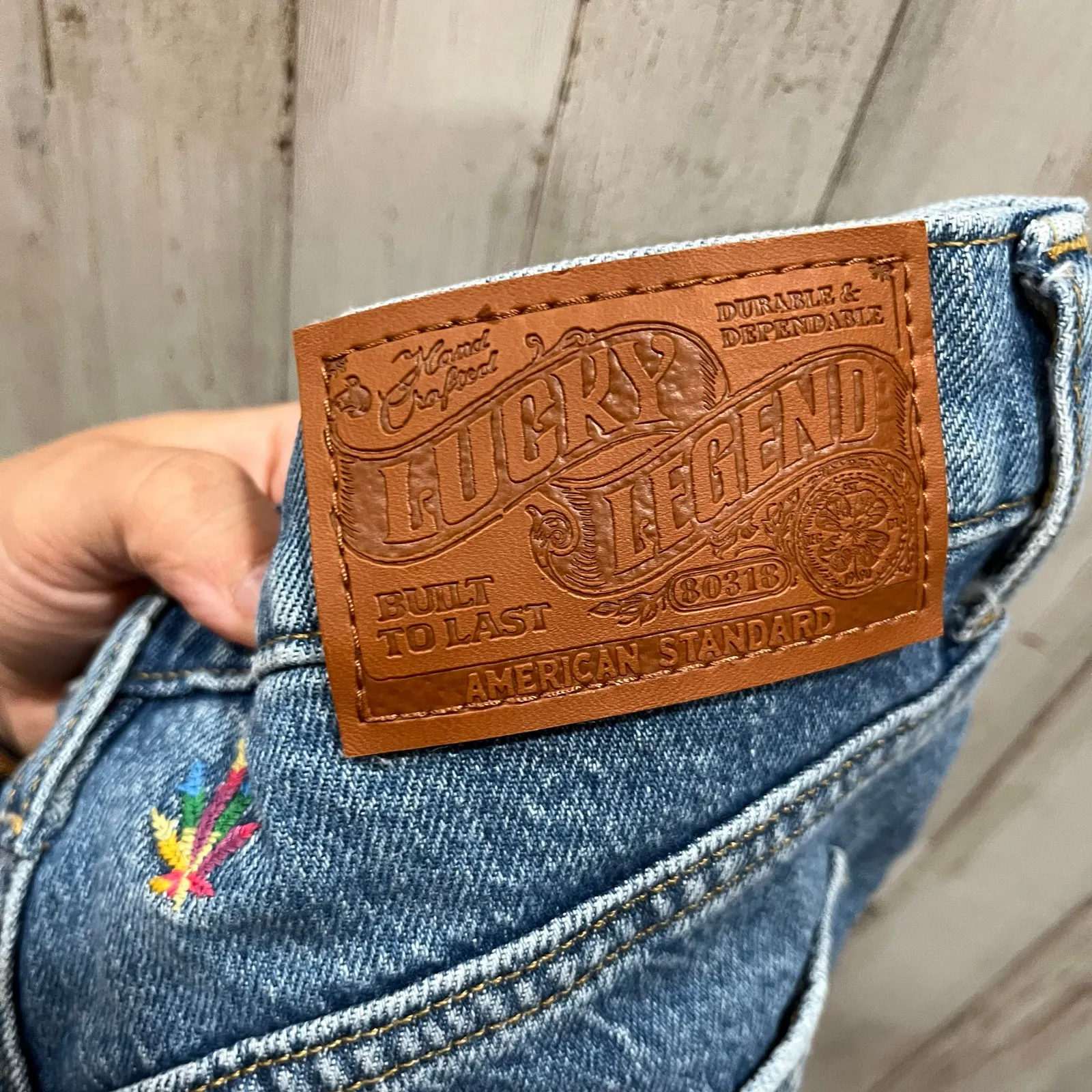 Lucky Brand Embroidered Denim 90s Midi High Rise Button Fly Shorts Womens 00/24 - Image 5