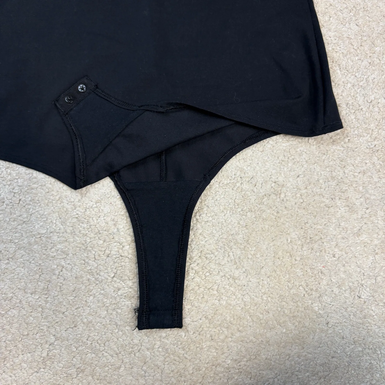 NWOT Spanx Smoothing Long Sleeve Layer Turtleneck Bodysuit Black Size M - Image 4