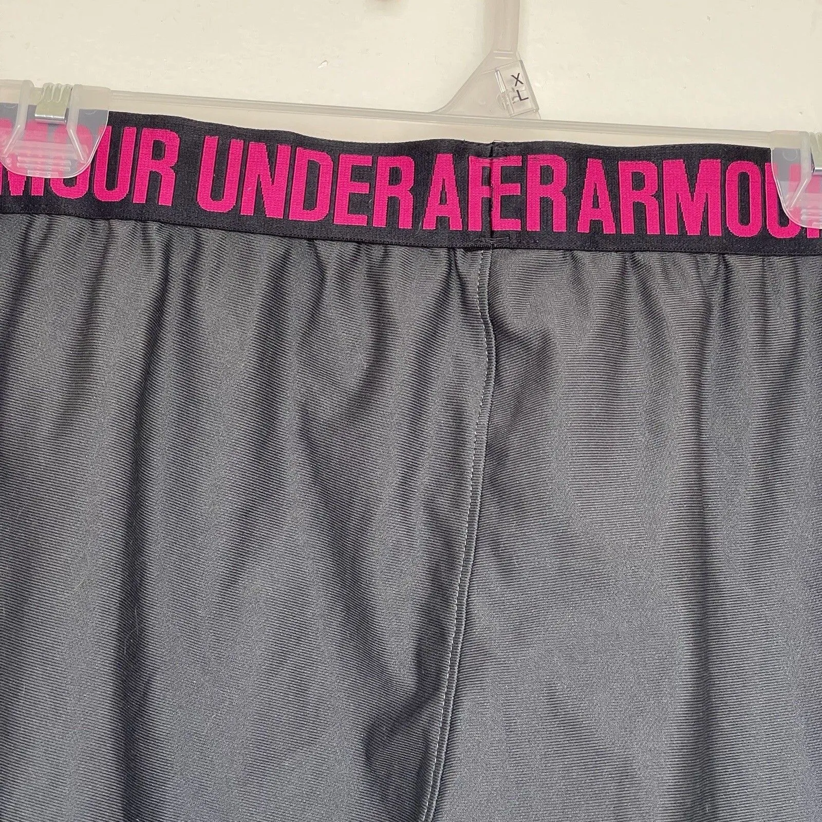 Under Armour Womens Shorts Sz Small Breast Cancer Pink October Charity Run Logo - Image 6
