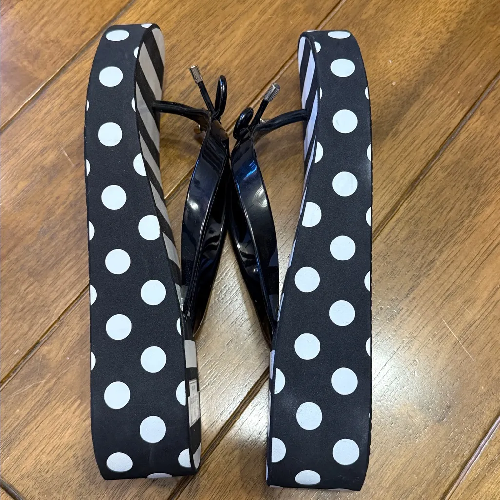 Super cute Kate Spade platform flip flops like new! Size 9 - Image 4