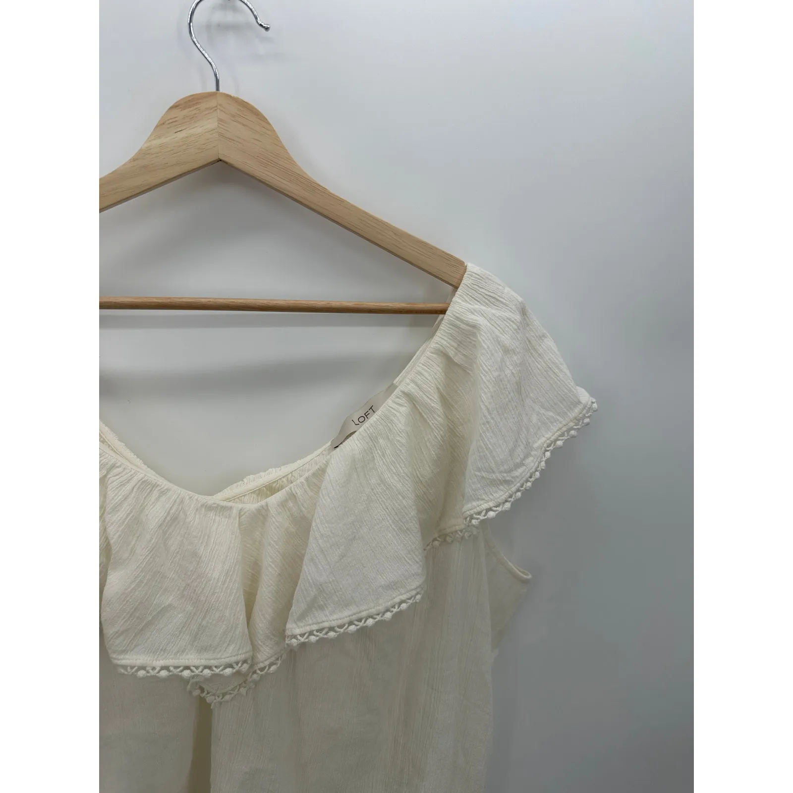 Loft Cream Ruffle Double V Shell Tank Top Blouse Women XL NWT Summer Boho - Image 4