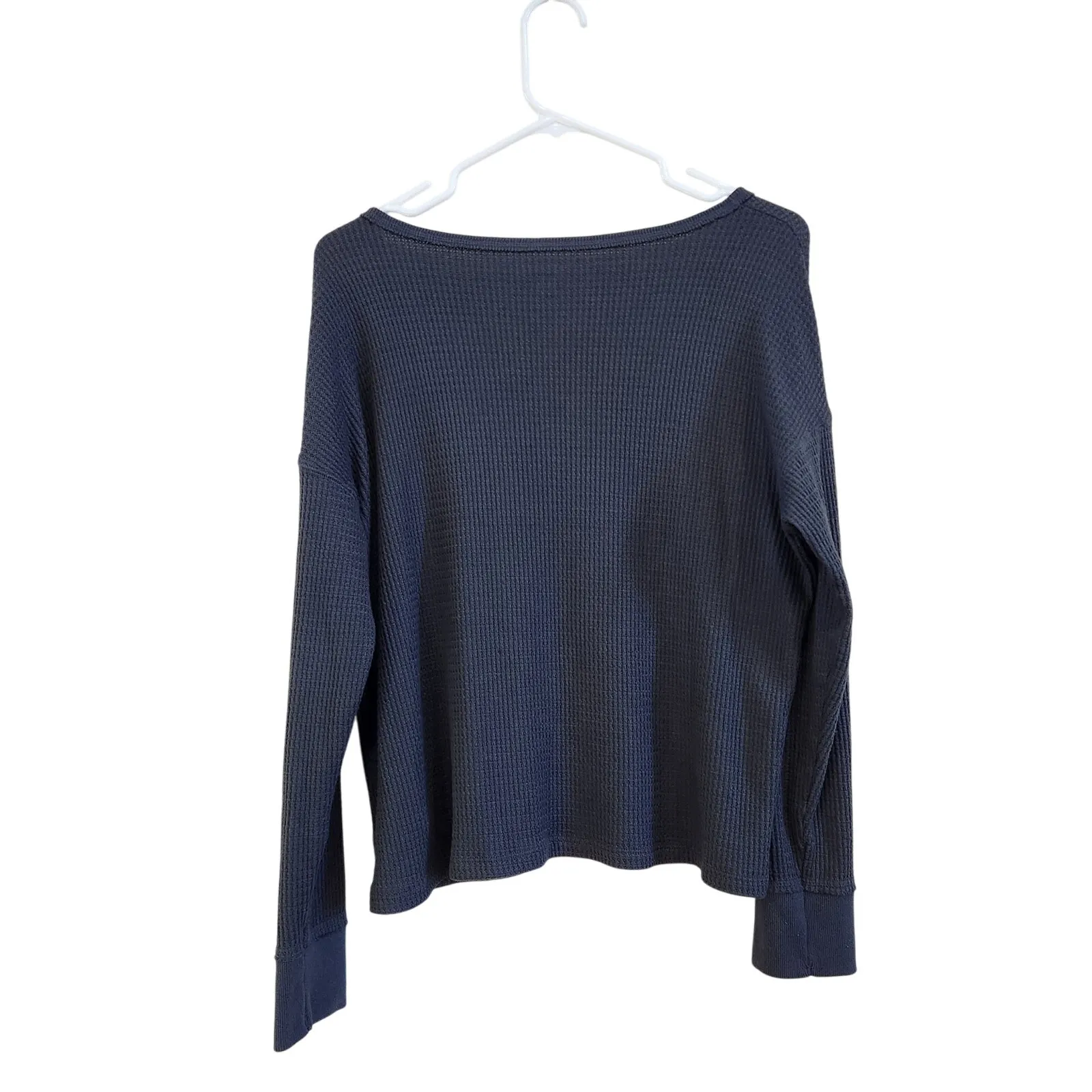 American Eagle Long Sleeve V - Image 2