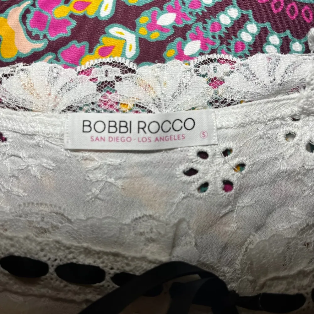 ✨Bobbi Rocco White Eyelet Lace Cami Crop Top Black Ribbon Tie Detail Size S - Image 5