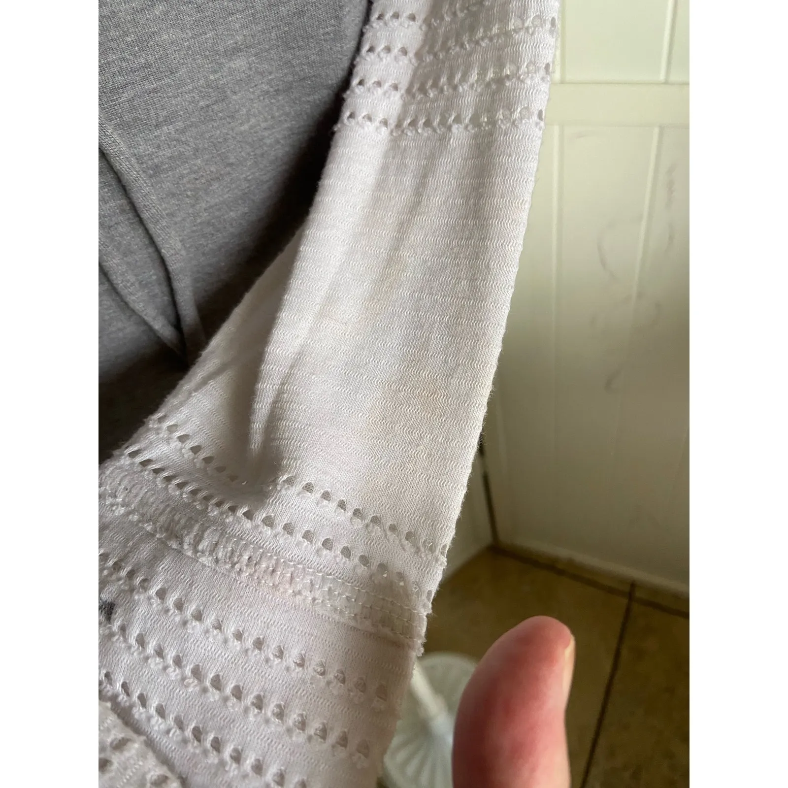 Athleta Womens Hoodie Size S‎ Limitless Perforated Long Sleeve Gray White - Image 9