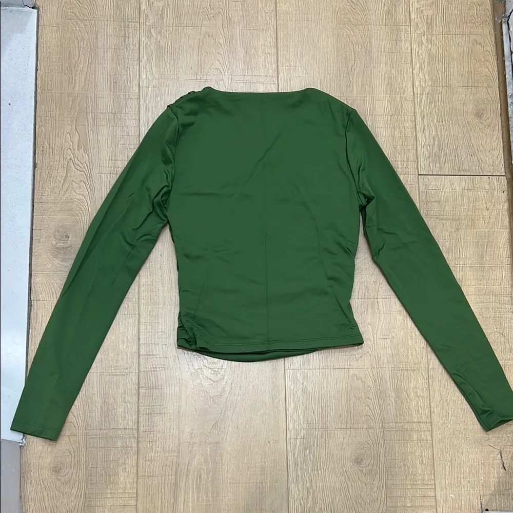 Abercrombie Green Long Sleeve Ruched Top - Image 3
