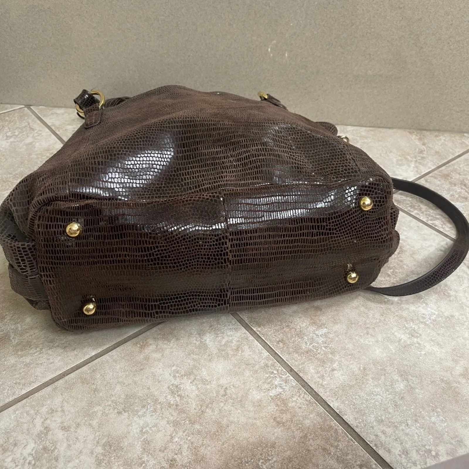 G.I.L.I. Brown Shoulder Bag with Tassel and Adjustable Strap Designer Embossed - Image 6