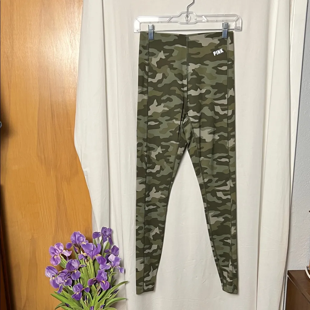 PINK Victoria's Secret Active Green Camouflage Leggings Size Small - Image 2