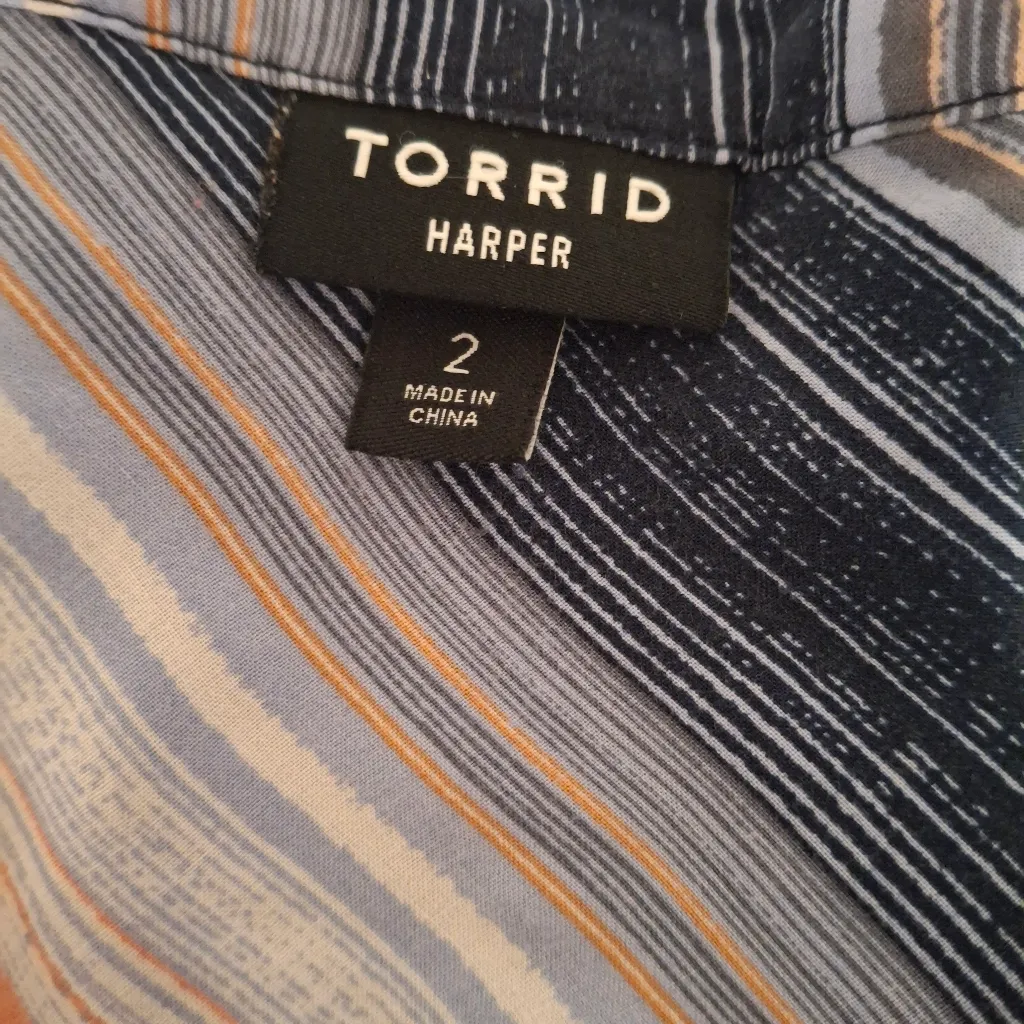 Torrid Sz 2 Striped Blue Button-Up Women's Top - Image 10