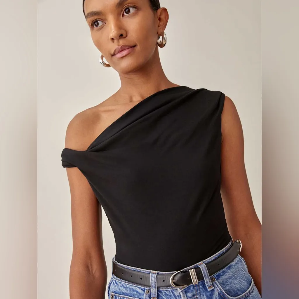 Reformation  Black Asymmetrical Cello Knit Top Size XL - Image 4