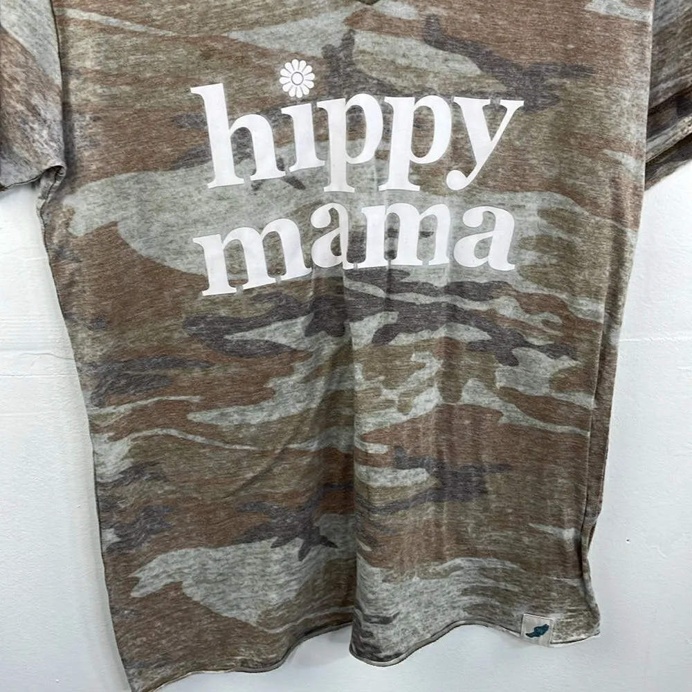 Unwind by League Graphic Tee Hippy Mama camouflage T Shirt short sleeve v neck M Size M - Image 3