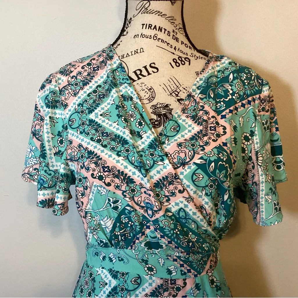 SUMMERTIME EASY WRAP AROUND LIGHTWEIGHT DRESS SIZE MED - Image 4