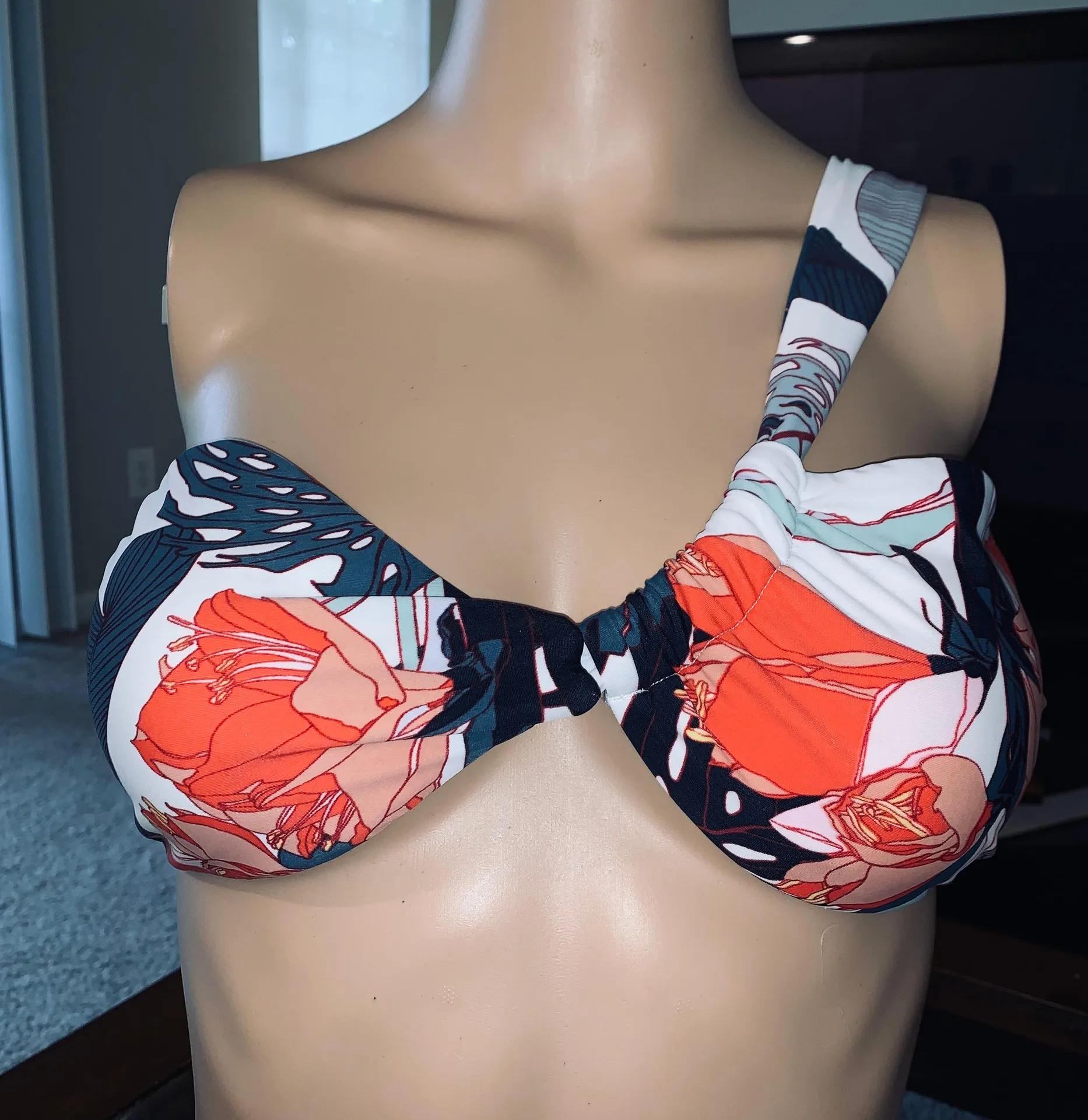 One Shoulder Floral Bikini Top - Image 6
