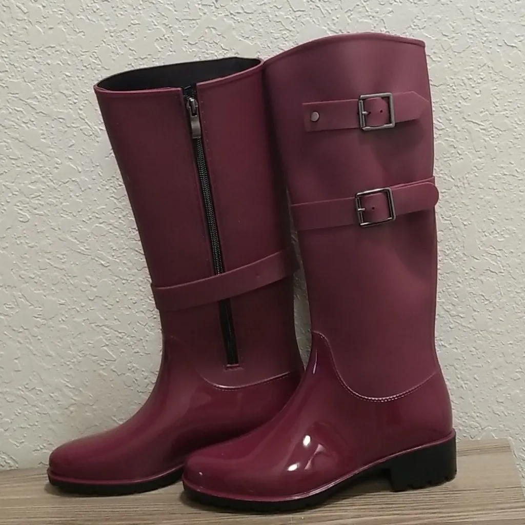 Brand New Trendy rain boots Size 8 - Image 2