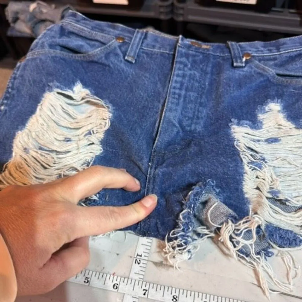 Furst of a Kind Womens Vintage Ripped Distressed Cut-Off Jean Shorts Blue Size 8 - Image 8