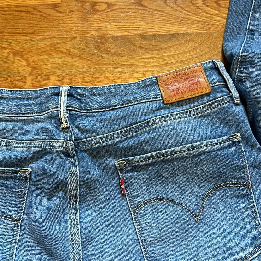 Levi’s 72 High Rise Skinny Blue Holes Ripped Distressed Jeans Denim Womens 32 - Image 7