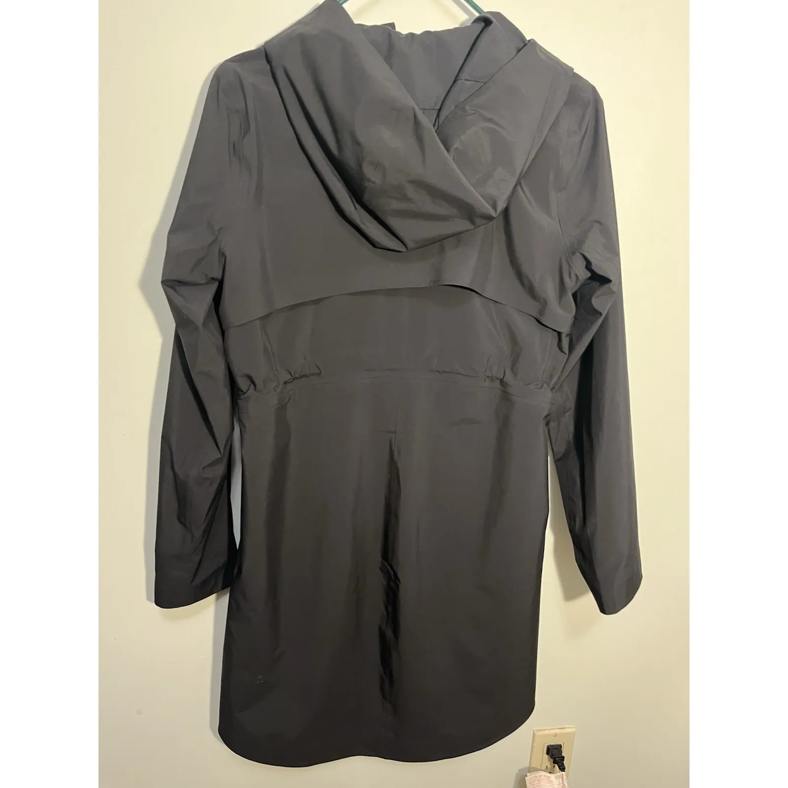 Lululemon Black Rain Rebel Jacket Long Hooded Waterproof Trench Coat Zip Up Sz 4 - Image 7