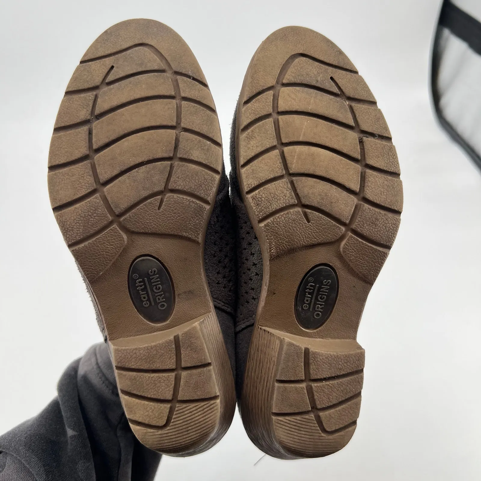 Earth Origins gray Suede Booties Perforated Ruching brandished toe back zip sz 7 - Image 7