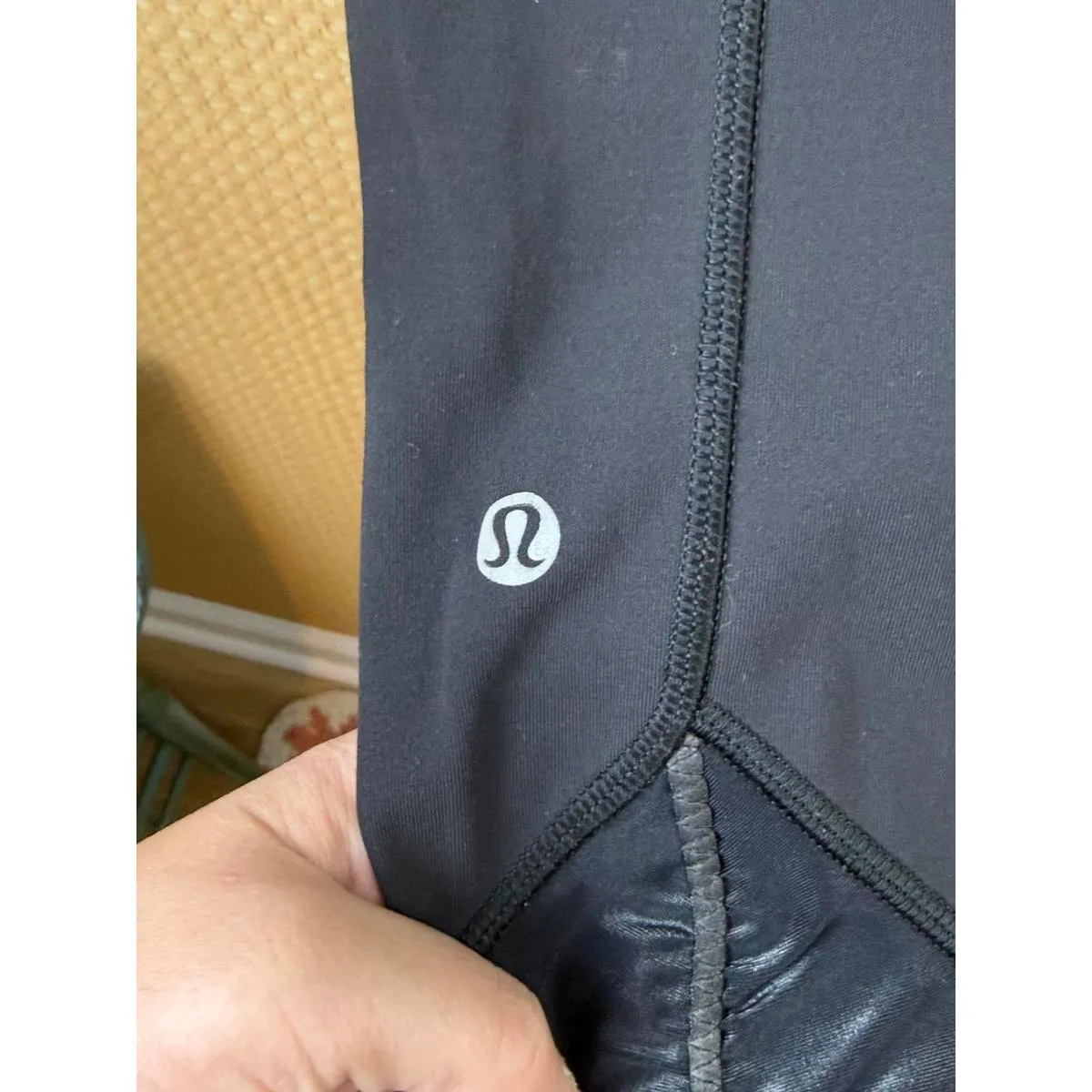 Lululemon Black Pace Queen Tight Full-On Luxtreme 7/8 Legging - Size - 4 - Image 6