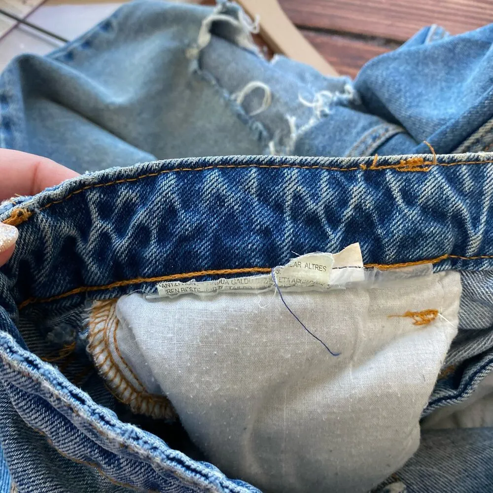 Zara Women's Distressed High Rise Straight Leg Jeans Size 6 - Image 8