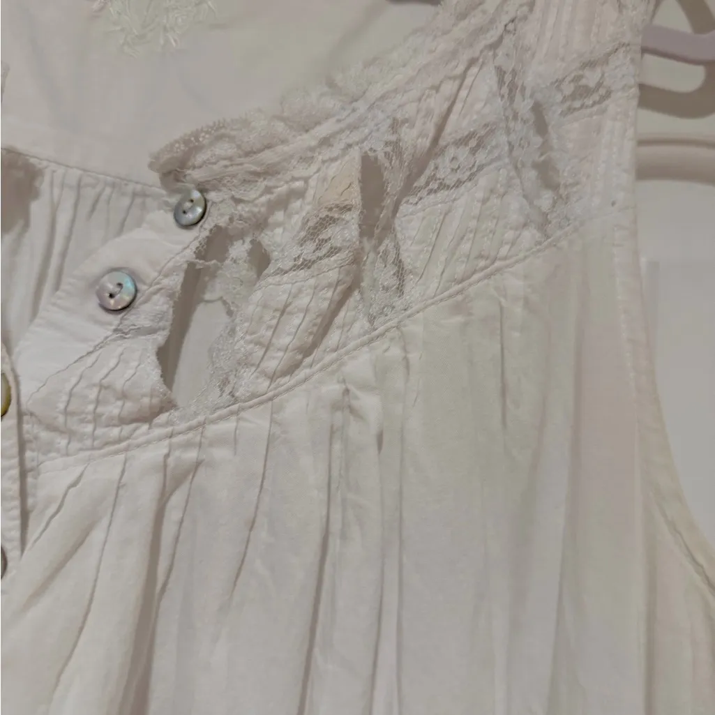 Eileen West white ballet nightgown small - Image 4