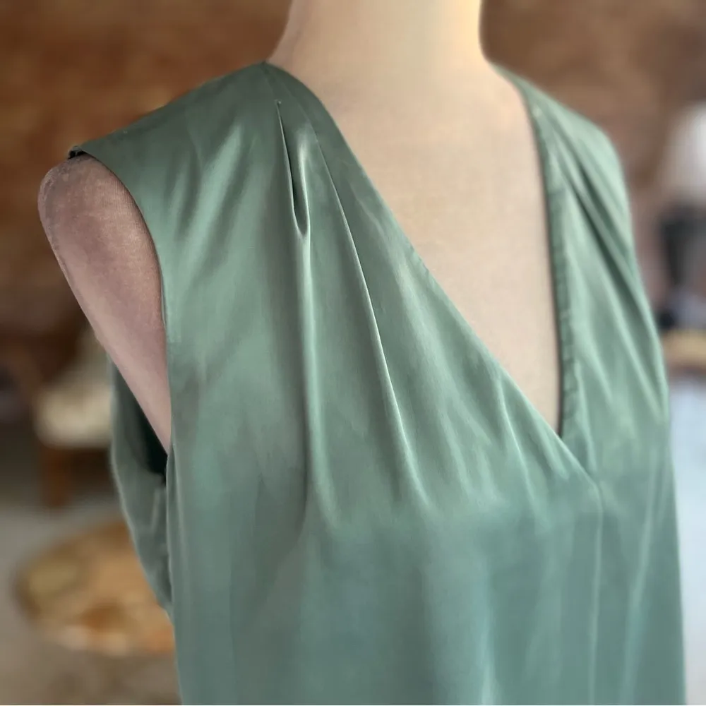 WHBM Tank Top Satin Silky Sleeveless Pleated Green v-Neck 4 Party Work Chic Date - Image 14