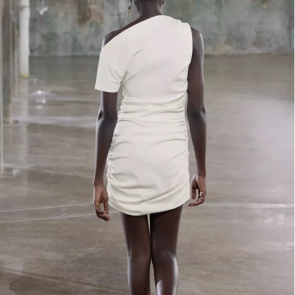 Zara NWT white mini dress asymmetrical draped off shoulder ruched dress - Image 4