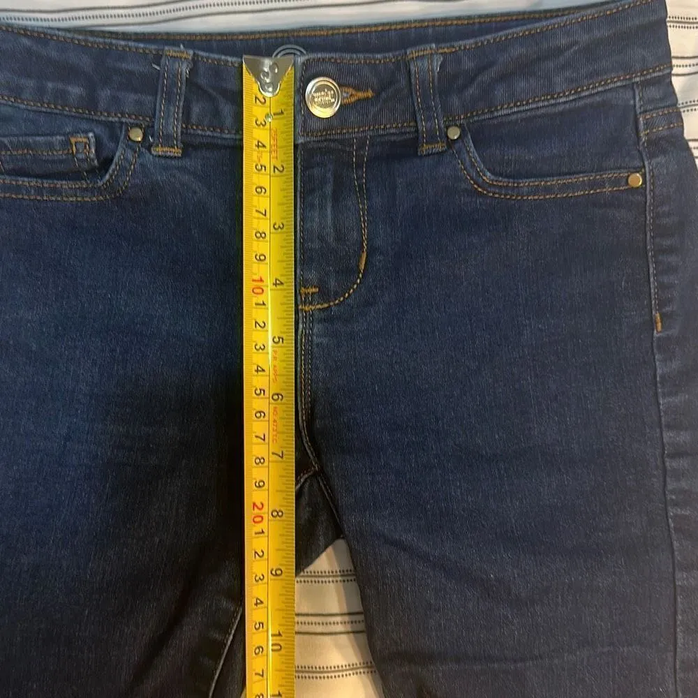 Wonder Nation Jean Shorts Size 8. Waist 26 inches - Image 3