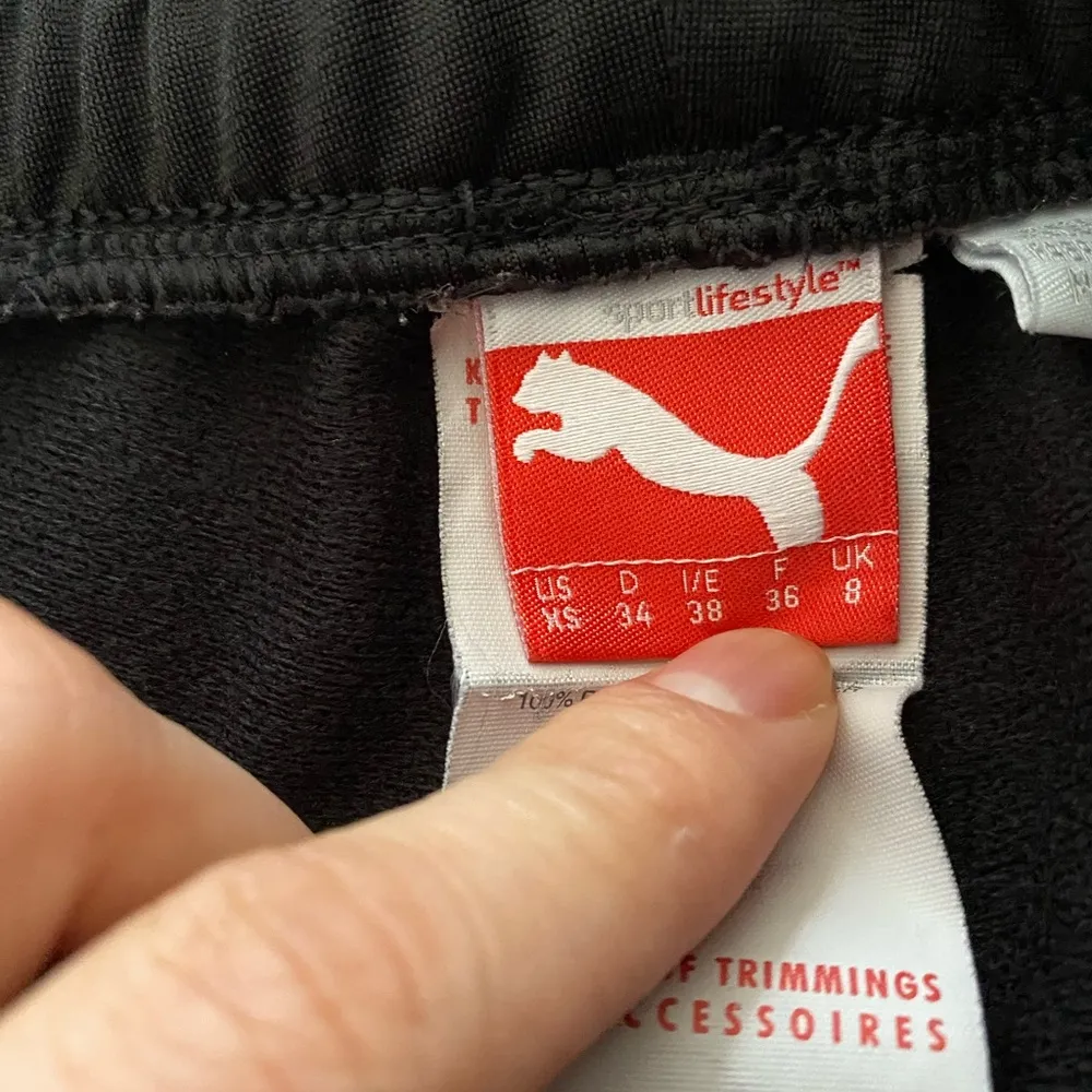 Puma sweatpants size xs - Image 5