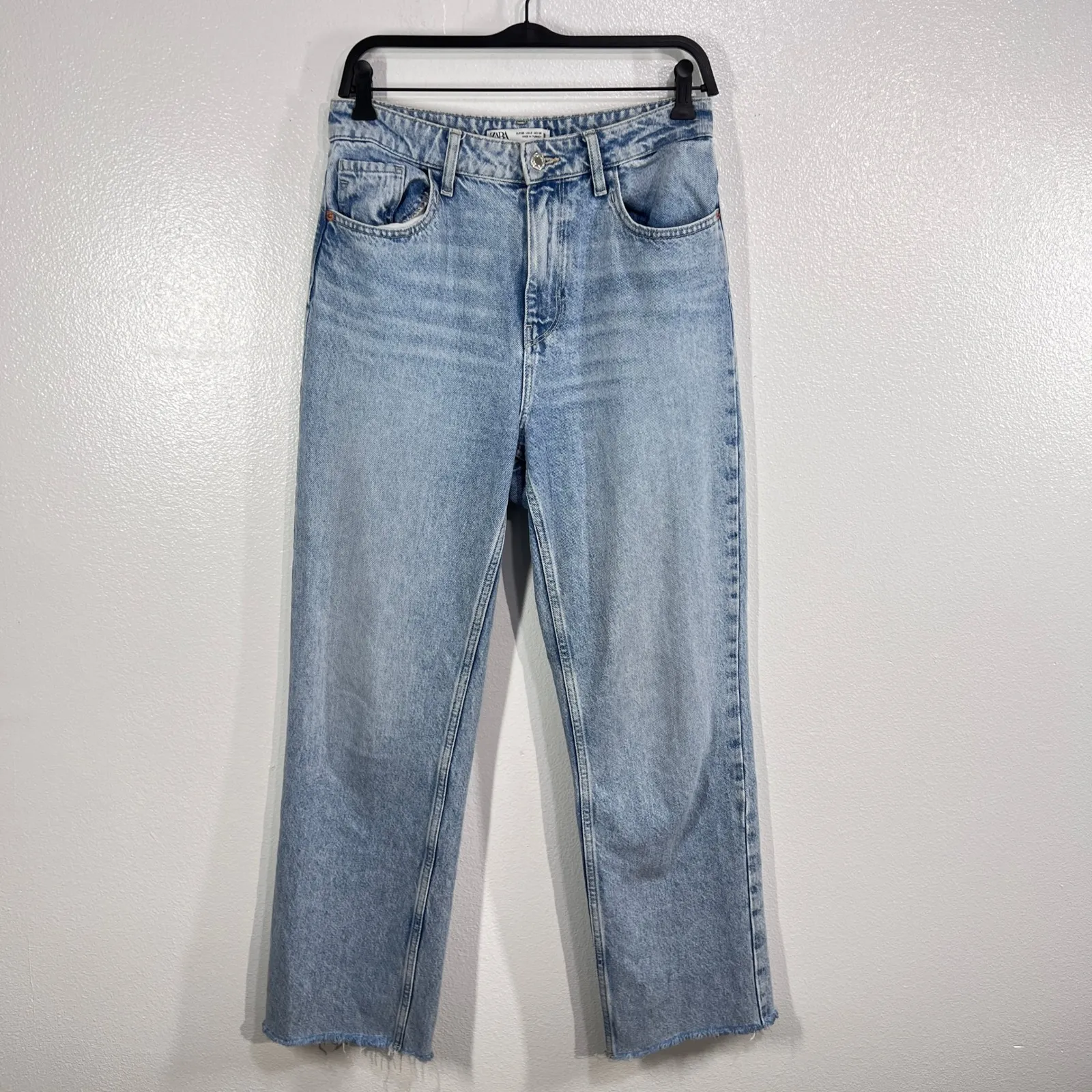 Zara Women's Denim Jeans US 8 Light Wash High Rise Straight Leg Raw Hem Everyday - Image 2