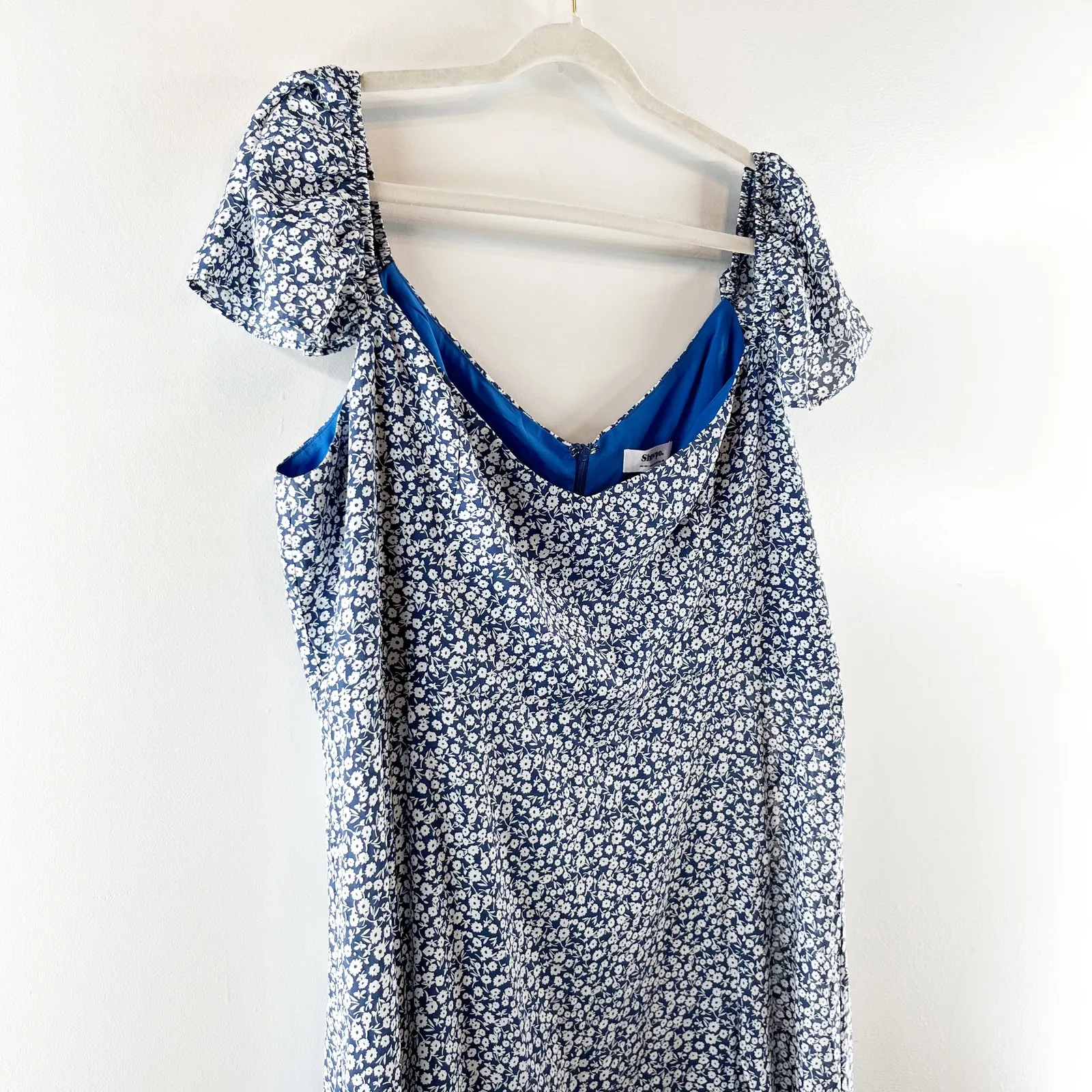 Showpo Sweetheart Neckline Ditsy Floral Slit Flutter Cap Sleeve Maxi Dress Blue Size 16 - Image 6