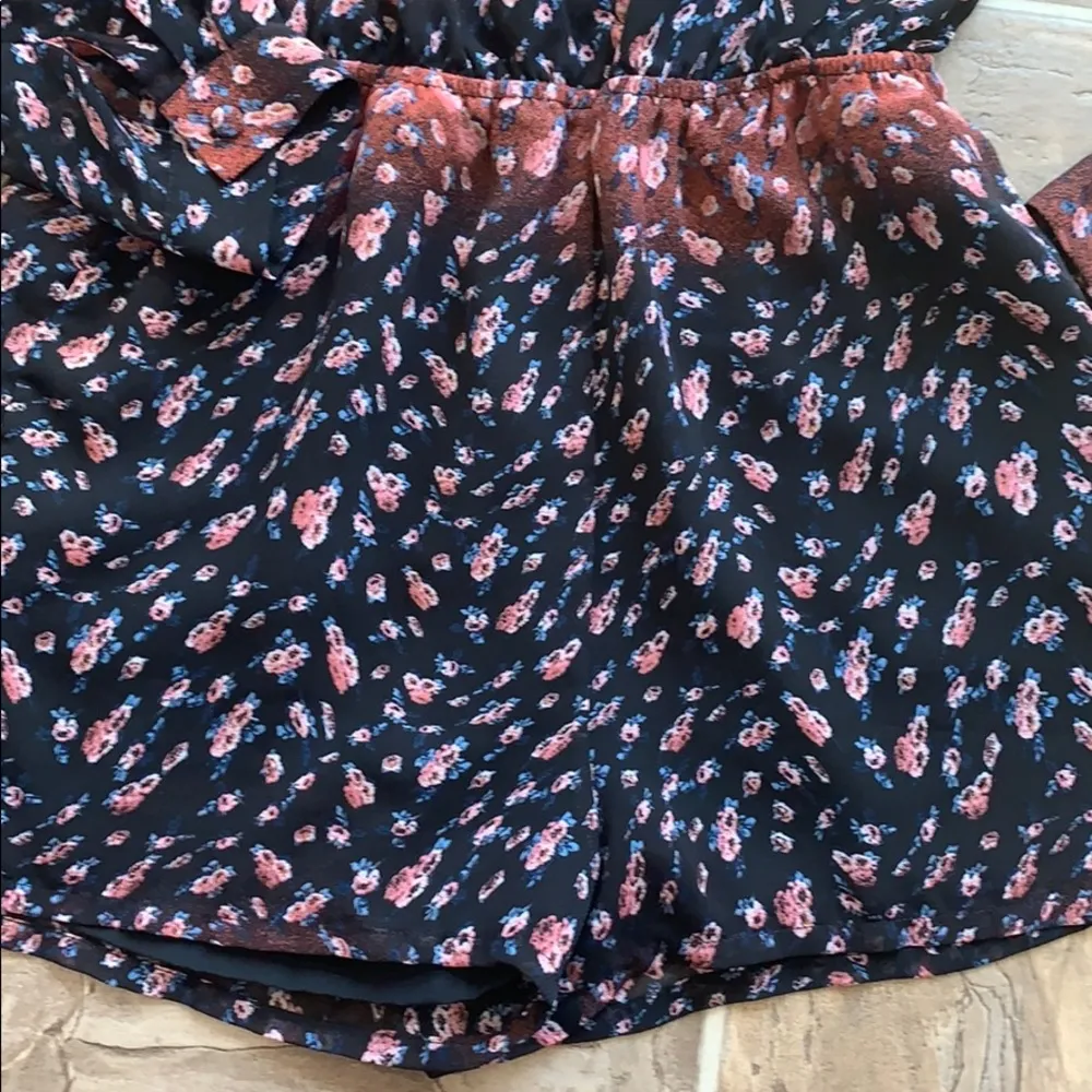 BCBGeneration  Floral Romper Size Small - Image 8