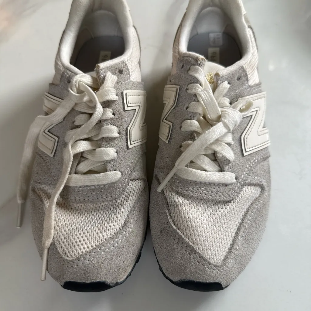 New Balance Cream and Gray Athletic Shoes - Image 4