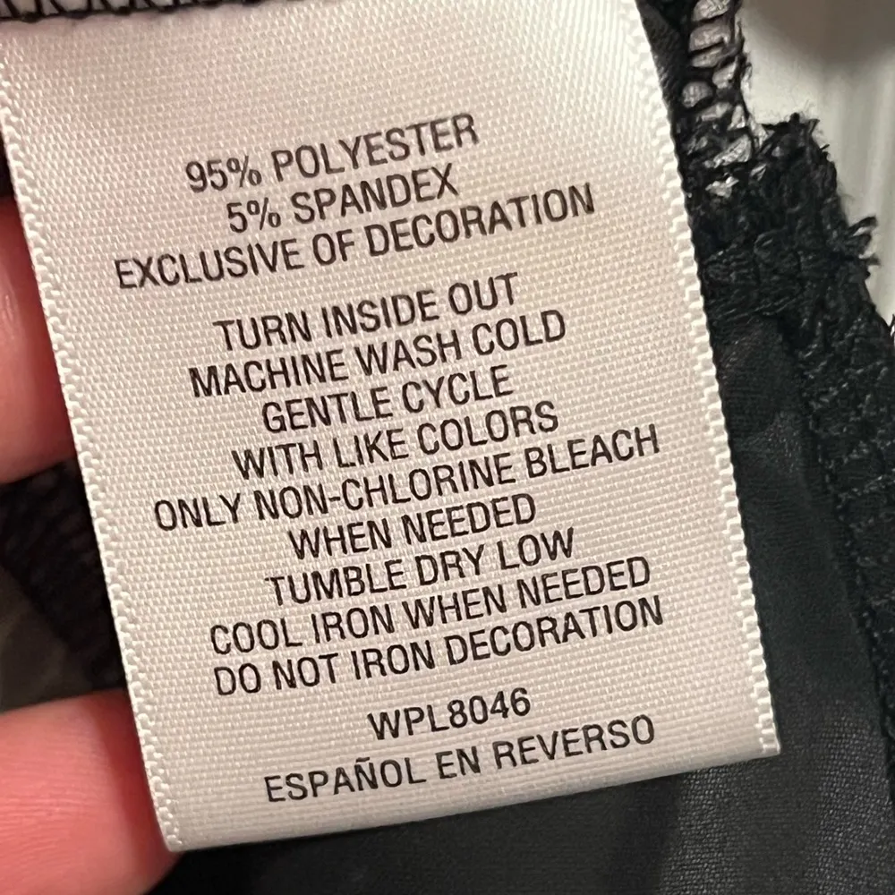 #39 JM COLLECTION • EMBELLISHED FLOWY TUNIC • BLACK/WHITE/MIXED MEDIA - Image 8