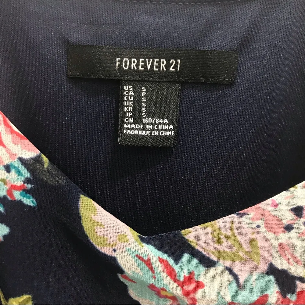 Navy blue Hi-Lo floral maxi dress S forever 21 flowy feminine strappy floral - Image 4