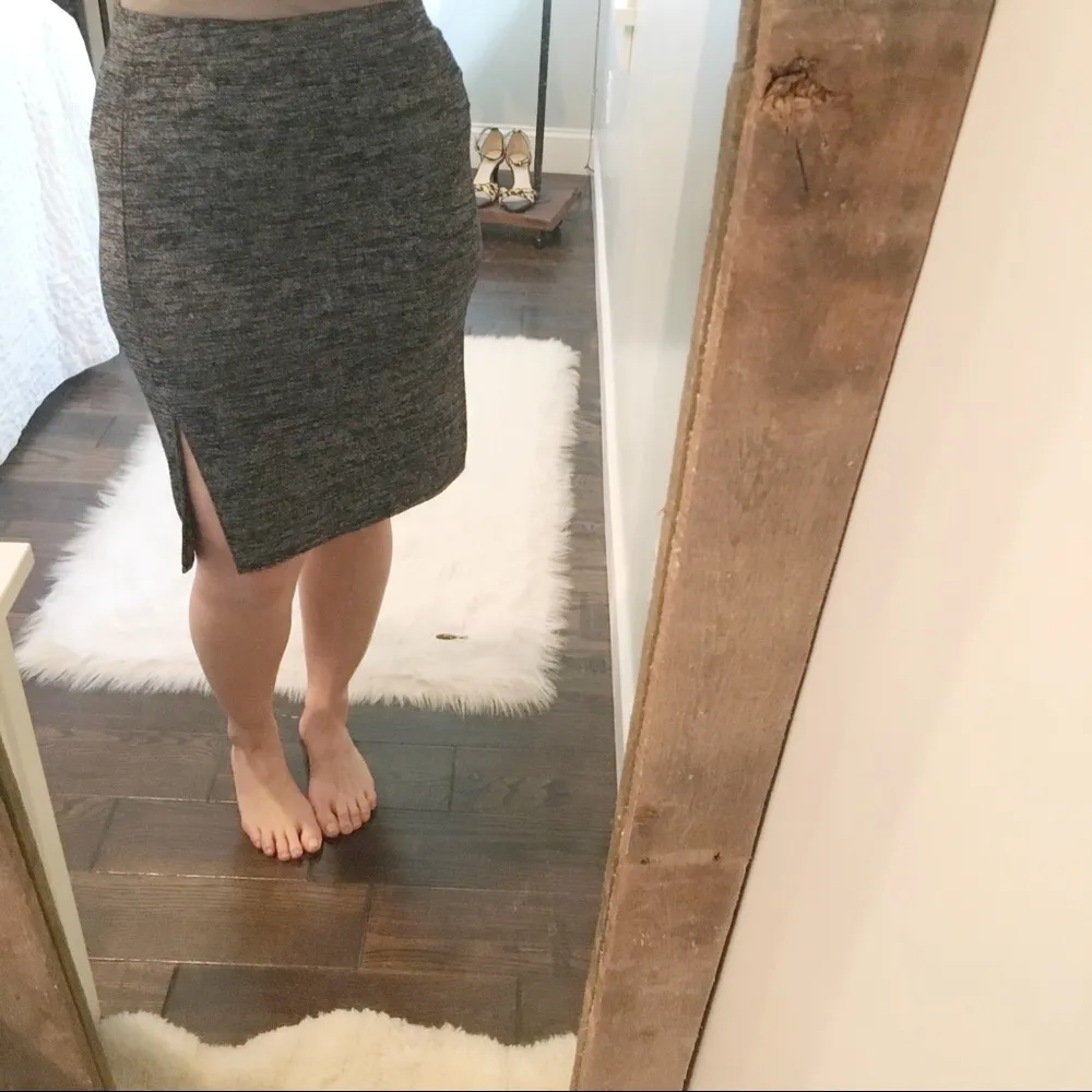 Gap size small soft dark grey side split skirt - Image 4