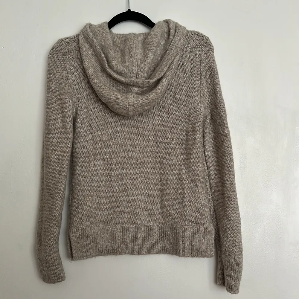 Banana Republic sweater Merino Wool blend. - Image 2