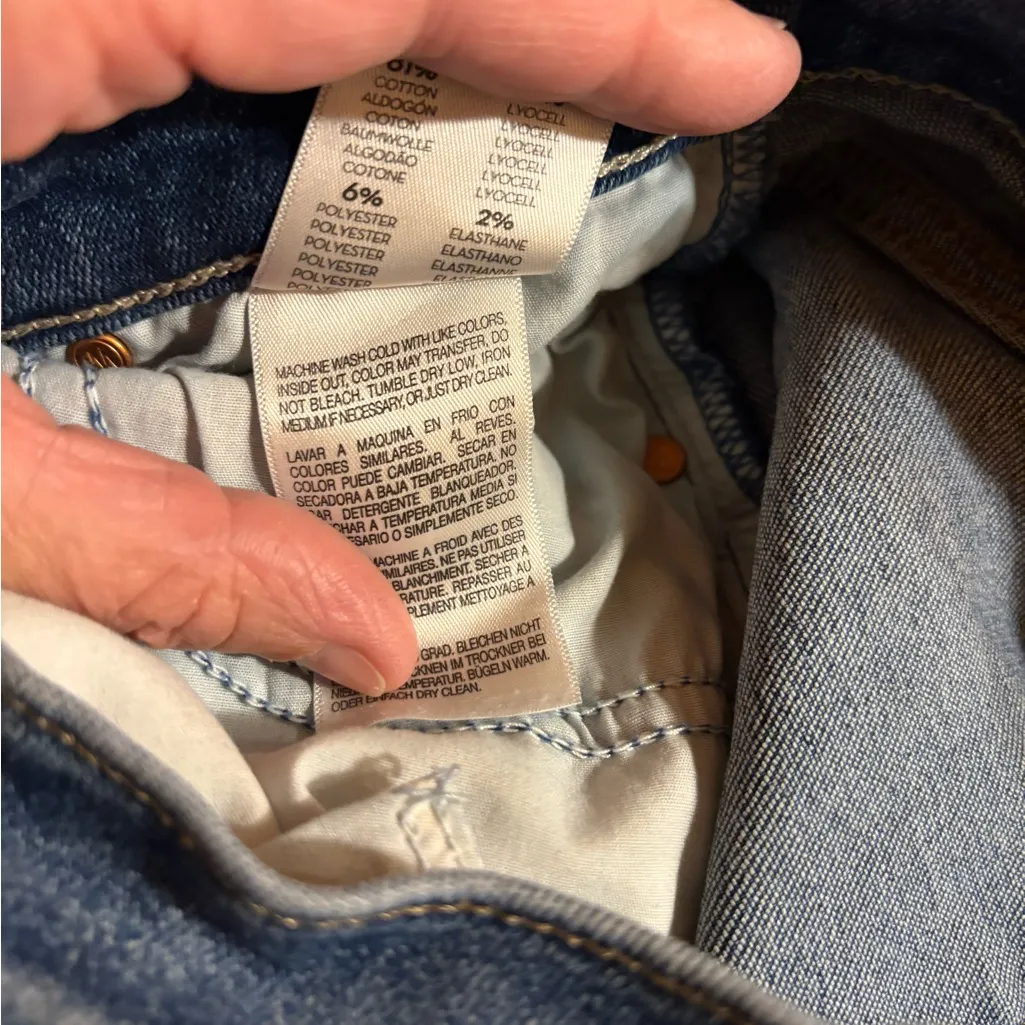 Mother Tomcat Ankle Fray Jeans in Let’s Just Be Friends - Image 10