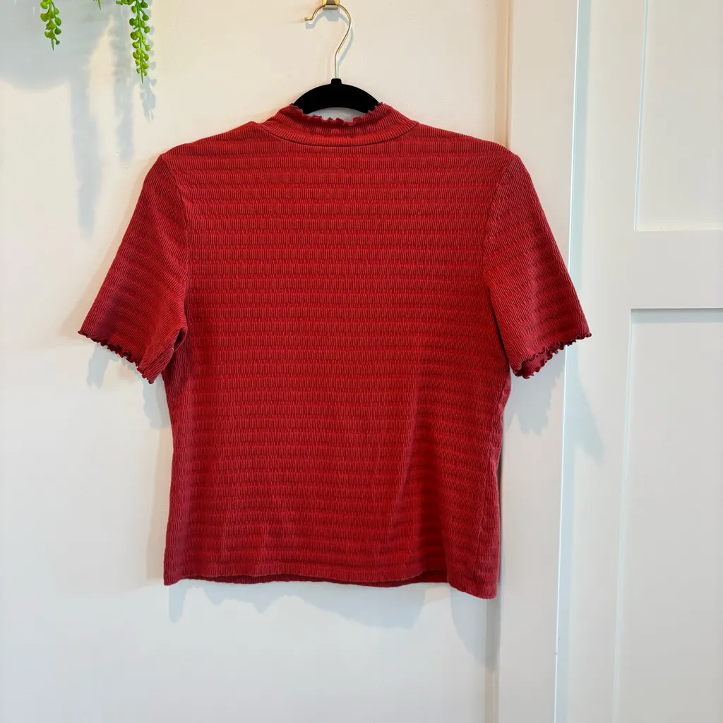 a.n.a Vintage Women's Lettuce Trim Mock Neck Rust Red Short Sleeve Top Size M - Image 6