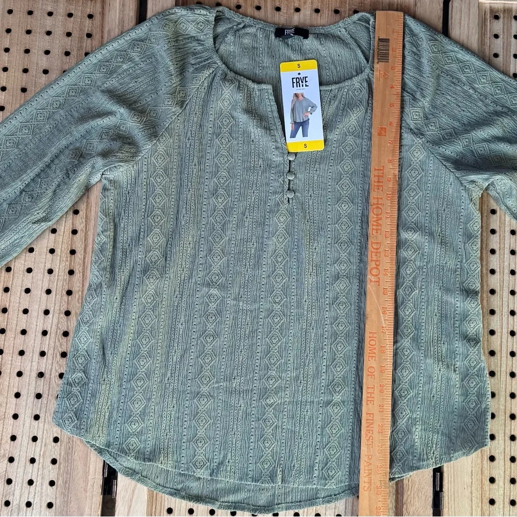 Frye Women's Textured Long Sleeve Peasant Blouse nwt size small - Image 11