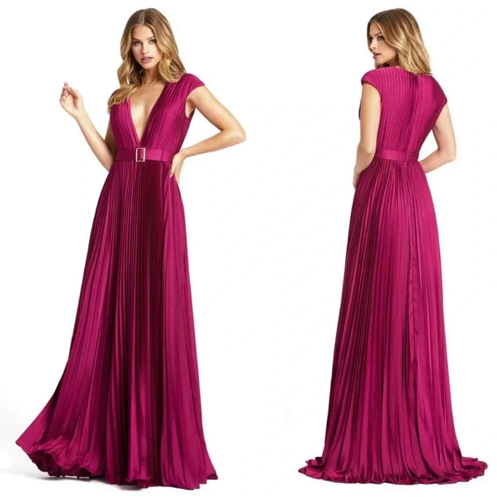 Mac Duggal Pleated Plunge Neck Belted Satin Gown size 8 $458‎ - Image 4