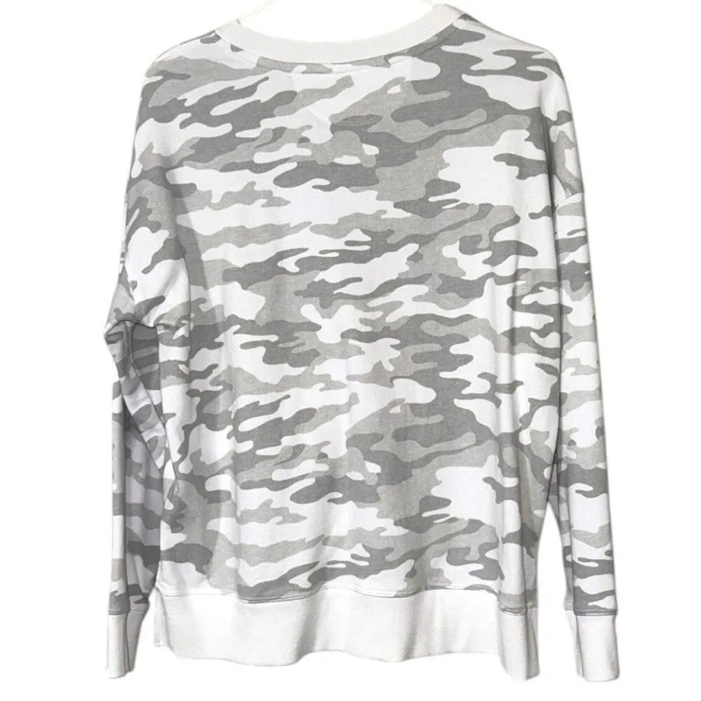 Calvin Klein pullover Gray Camo Sweatshirt size medium v-neck hi low casual wear - Image 4