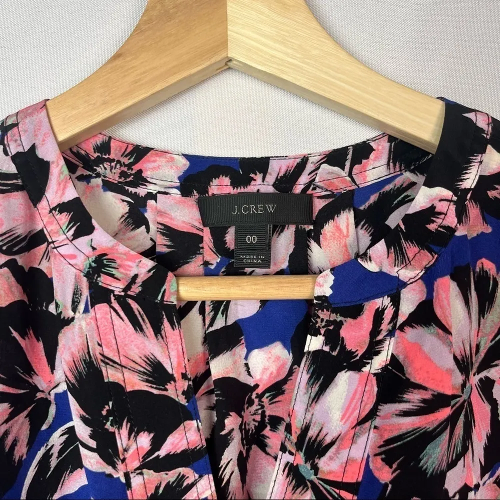 J. Crew Flutter Sleeve Hibiscus Floral Short Sleeve Blouse 00 - Image 5
