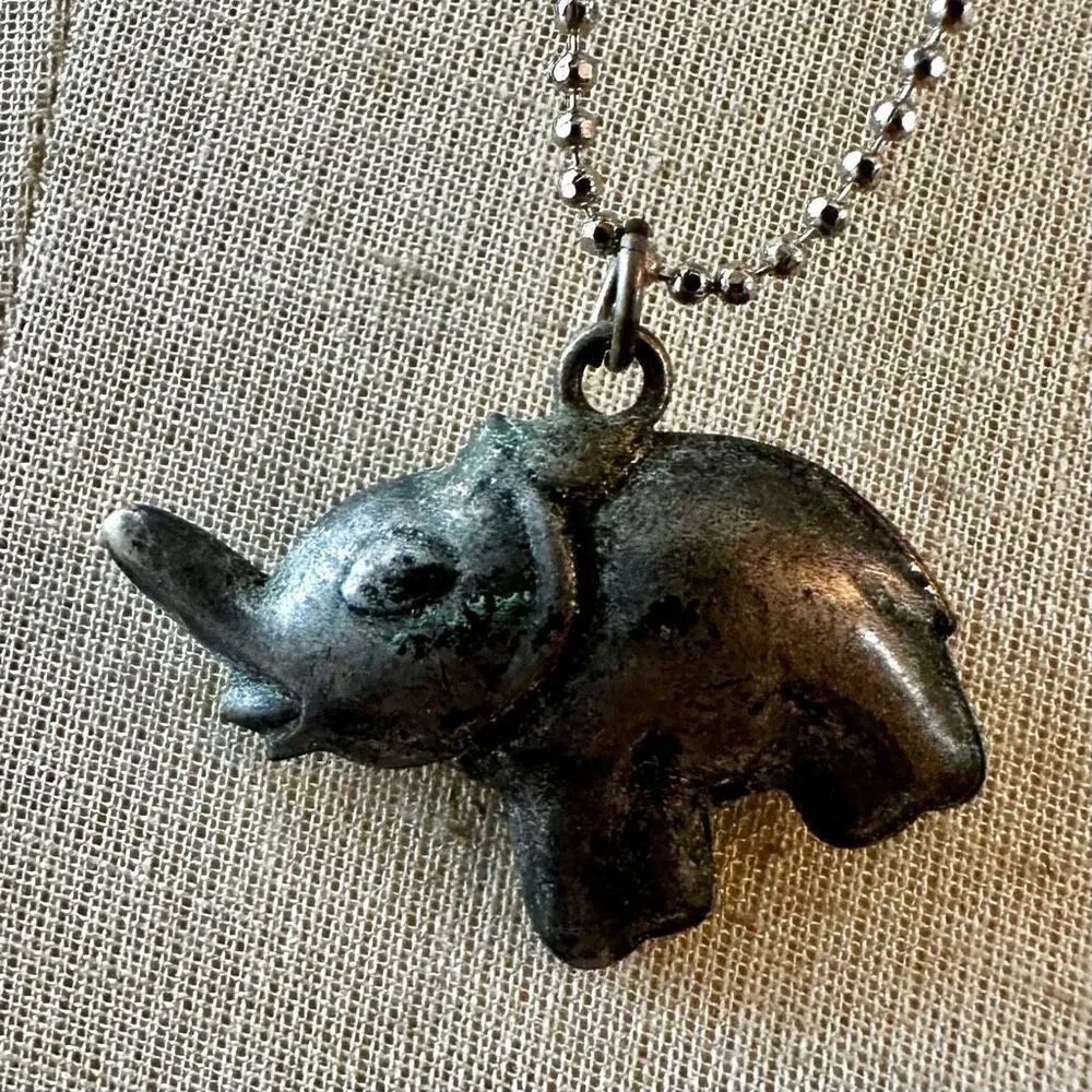 Silver tone puffy elephant pendant necklace - Image 4